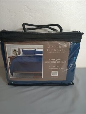 Moderne Elegance Navy 3-Piece Queen Duvet Cover Set